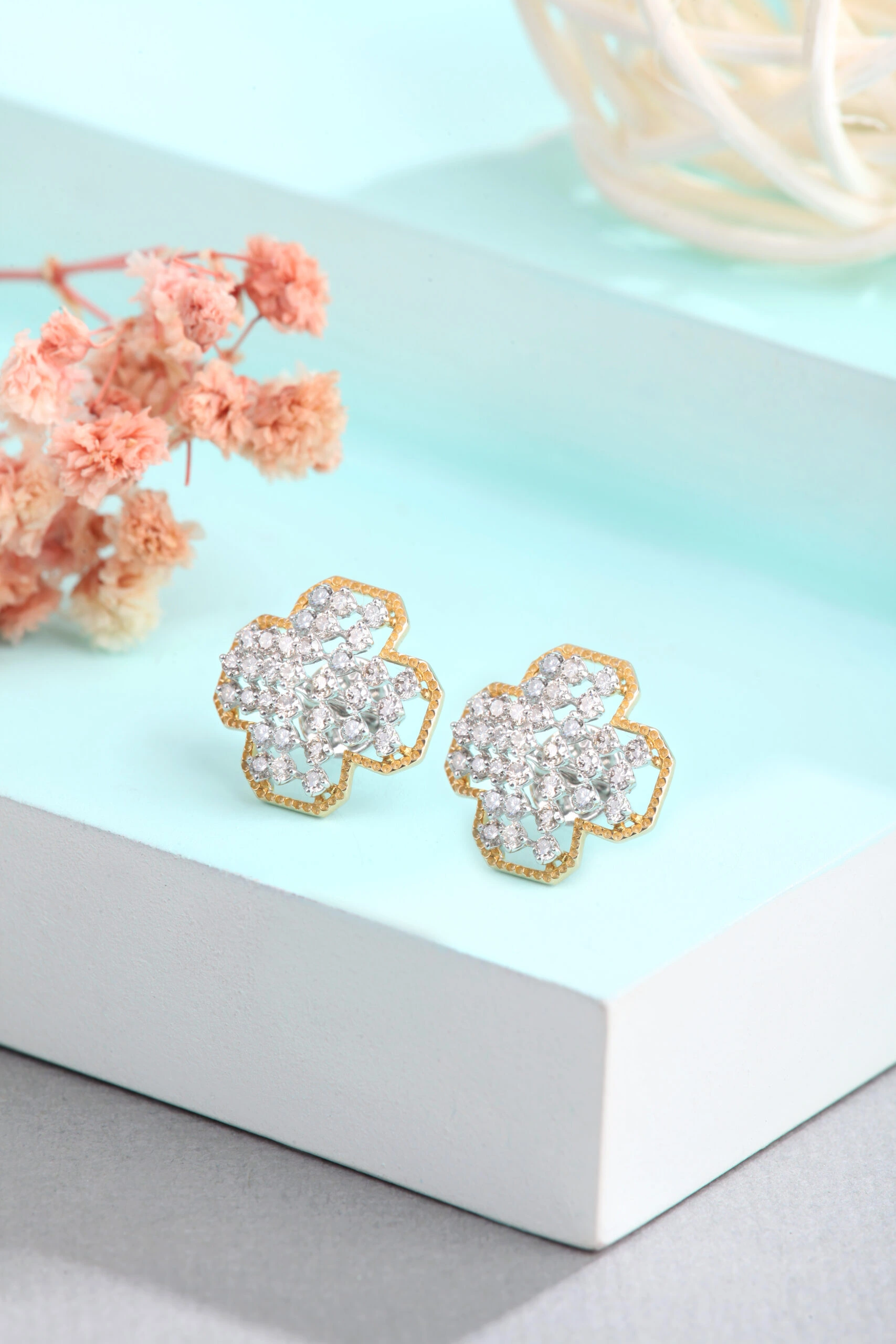 Lixue Diamond Studs
