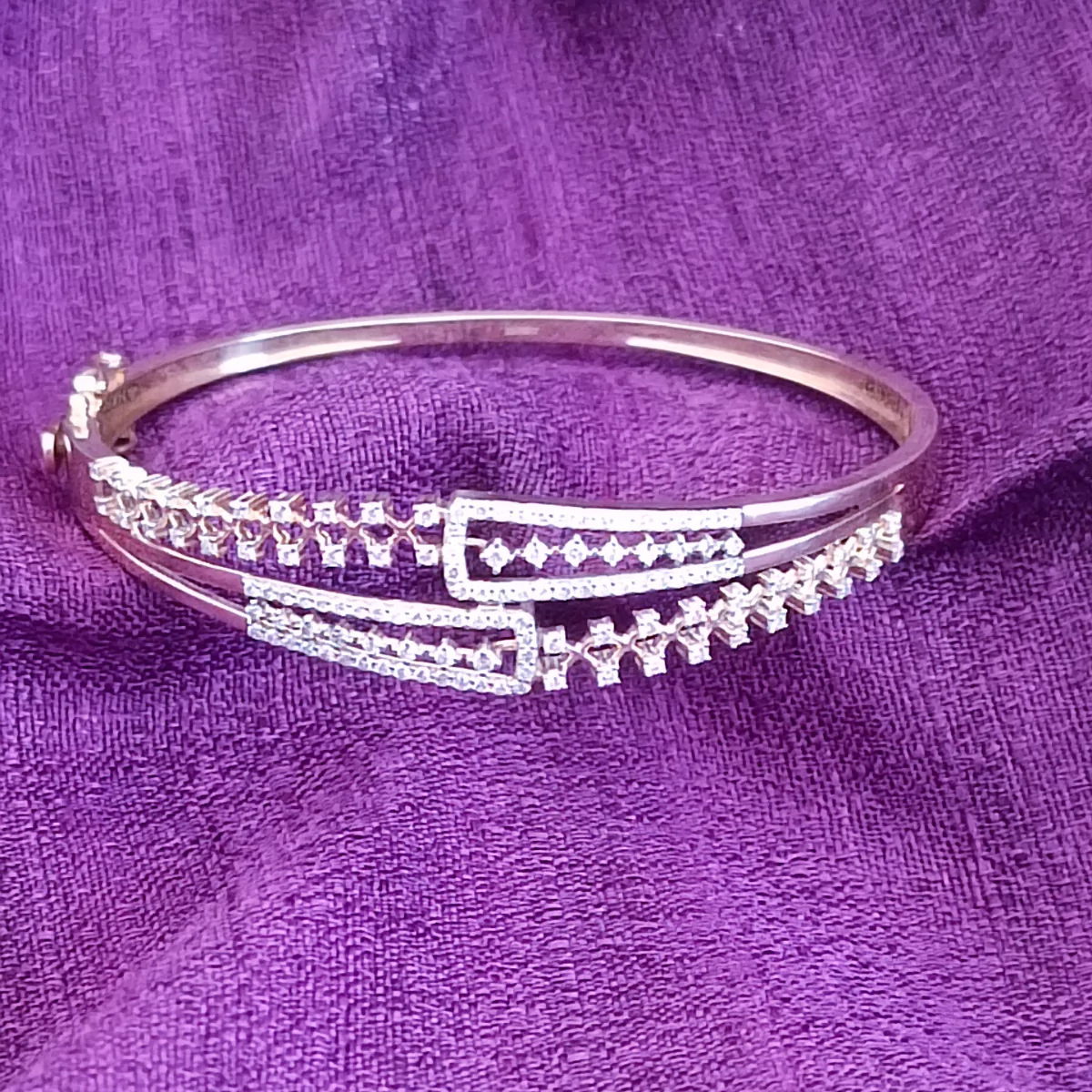 Sameeksha Sleek Radiance Bracelet - Image 4