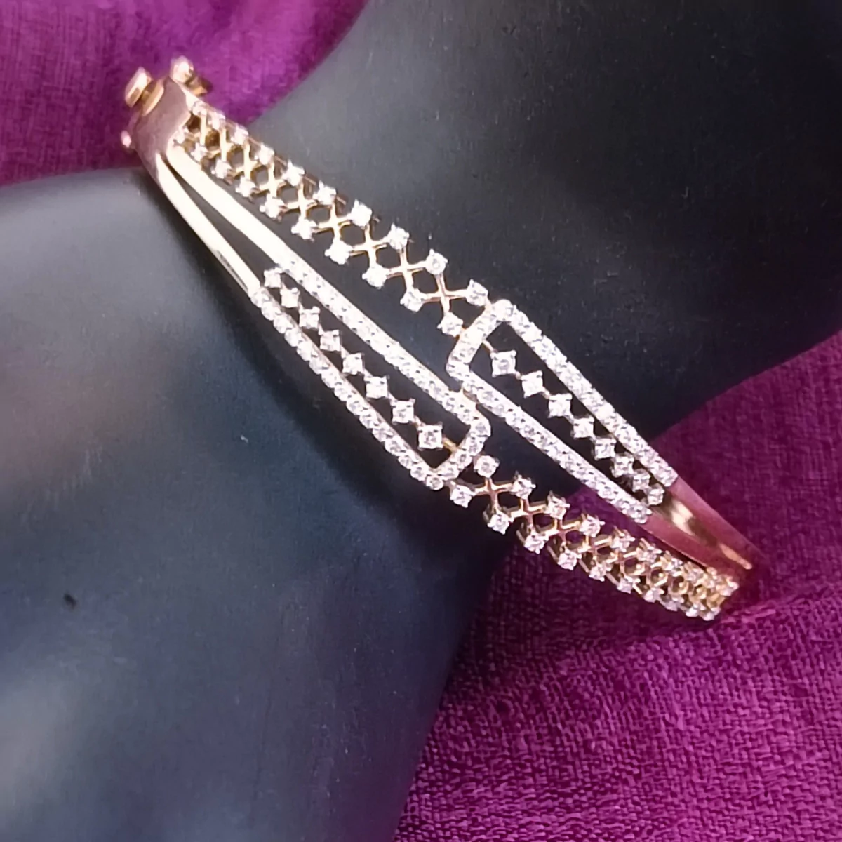 Sameeksha Sleek Radiance Bracelet - Image 5