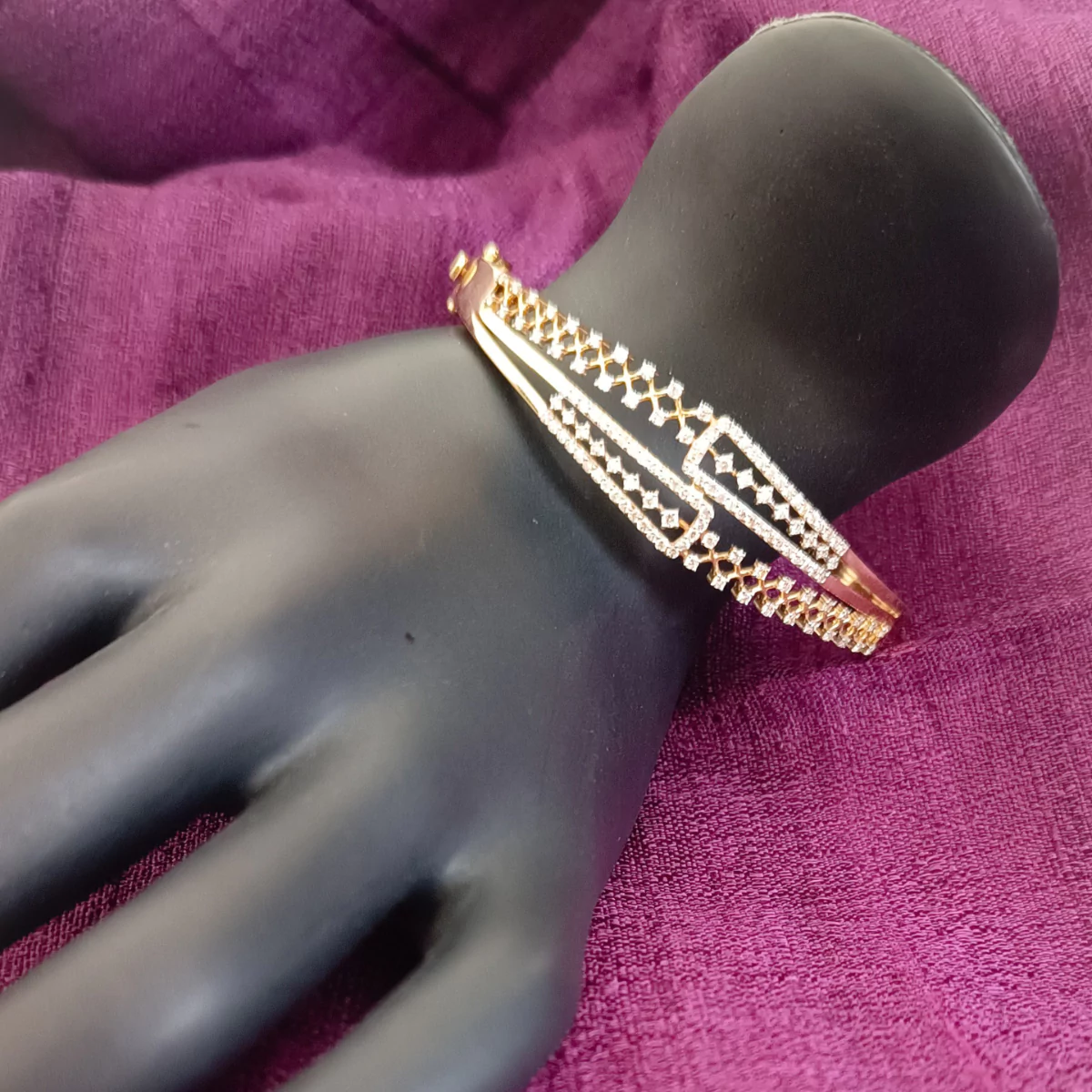 Sameeksha Sleek Radiance Bracelet - Image 6