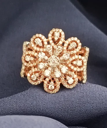 Maganda Diamond Craved Ring